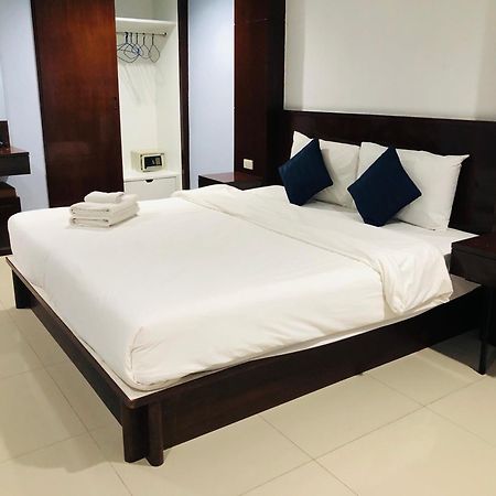 Royal Star Suites Pattaya Exteriör bild